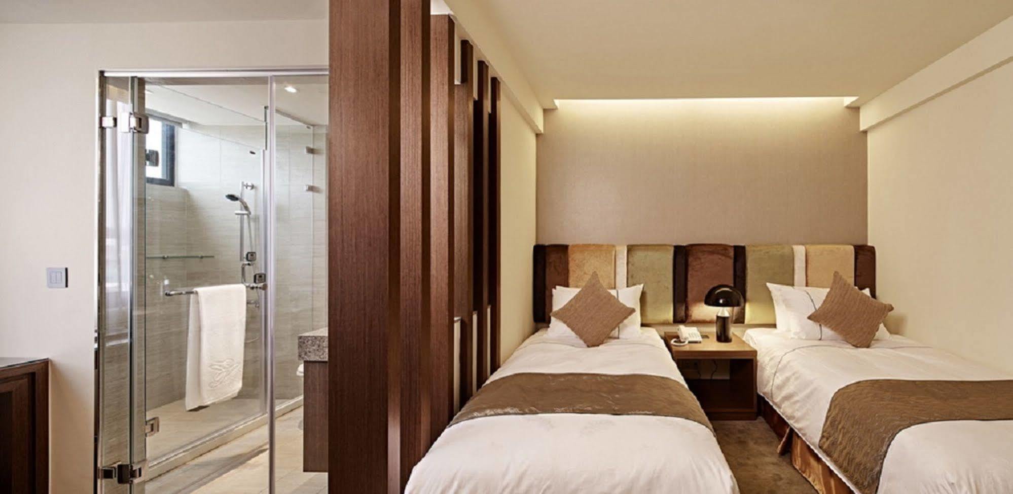 Hotel Sukimi Tainan Bagian luar foto