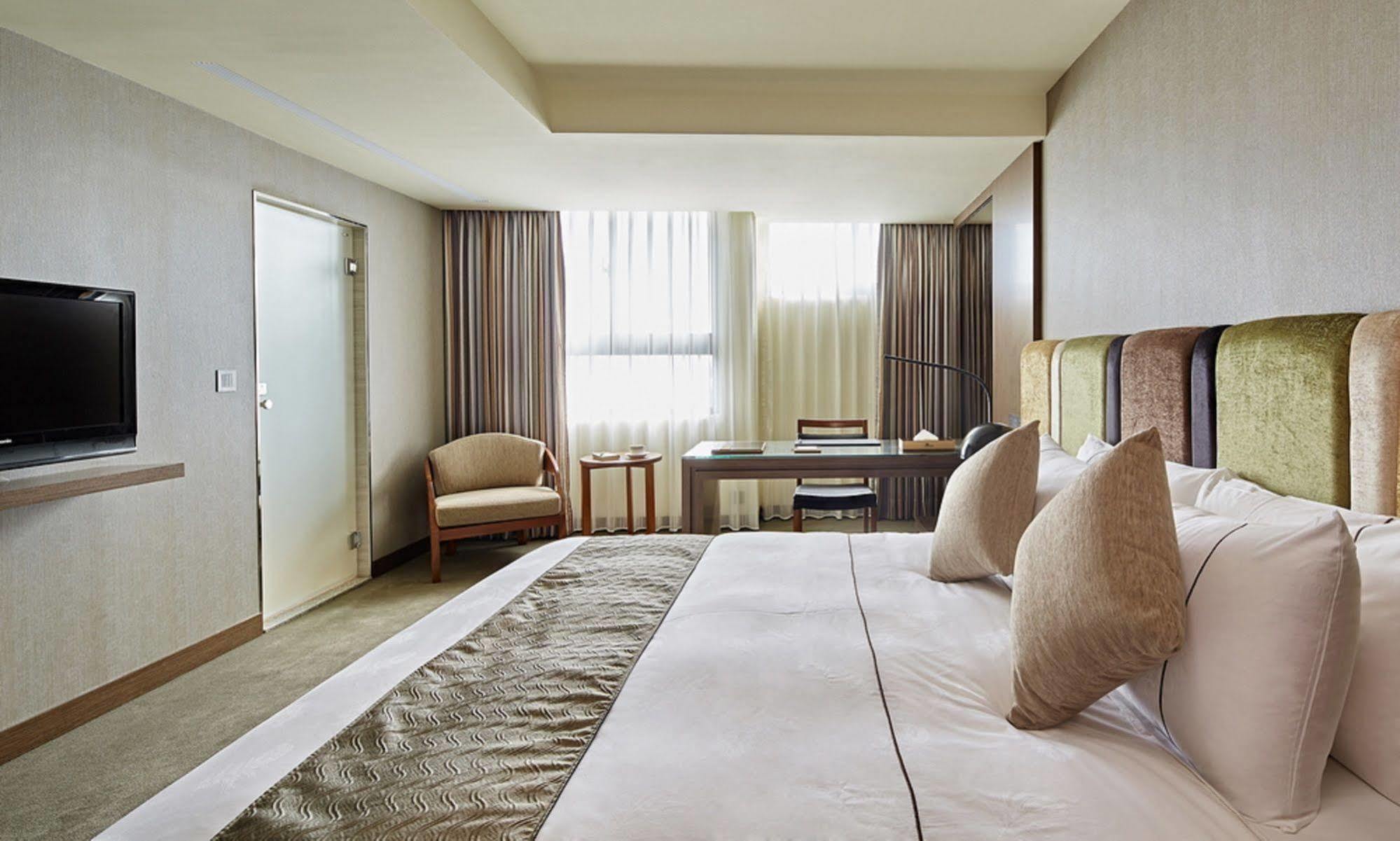 Hotel Sukimi Tainan Bagian luar foto